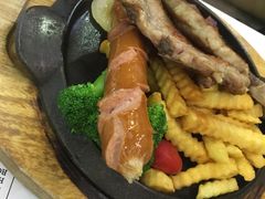 -香港新发烧腊茶餐厅(万象店)