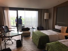 -上海滴水湖皇冠假日酒店