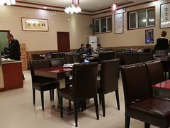 大堂-鸿亨泰杂鱼馆(港馨家园店)