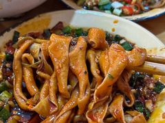 -拈签一笑黄牛肉辣卤串串