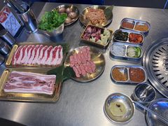 -哈哈碳都·牛肋条无限自助烤肉(台江万达店)