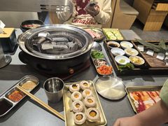 -围炉肉舍•炭烤活鳗•丹东海鲜烤肉(步行街店)