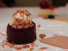 巧克力蛋糕配香草冰淇淋-Jean Georges