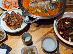 -野山舂·贵州现舂酸汤火锅(鸿通城店)