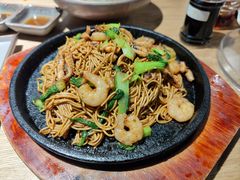 咸蛋黄虾仁海鲜炒面-样样体面(宝安支路店)