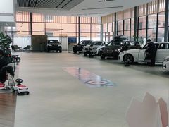 -宁波宝信宝马4S店(江北日湖店)