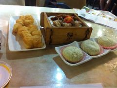 凤爪排骨绿豆饼油条-又一间茶点轩(百汇广场店)