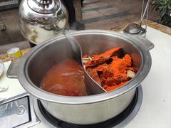 番茄鸳鸯锅-屋头串串(新街里店)