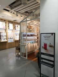店内环境-悦诗风吟innisfree