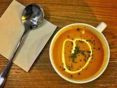 南瓜汤-HELLO 27 意面·沙拉·帕尼尼