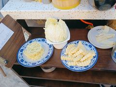 -老房老舍重庆火锅(假日城市店)