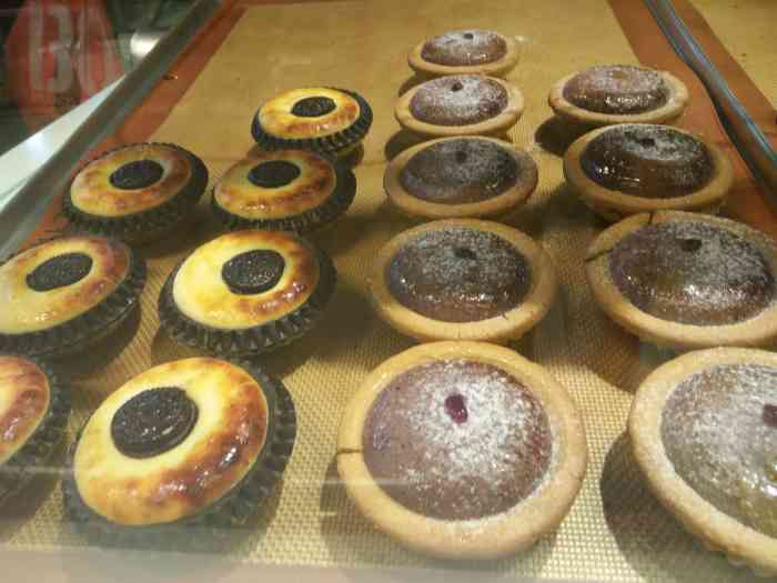 hokkaido-"看到芝士蛋挞实在忍不住就来吃一个价格自.