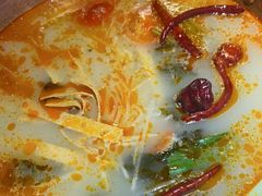 -洱火云南酸菜牛肉火锅(石景山当代商城店)