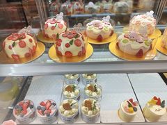 -花花卷卷·鲜食蛋糕(静安久光百货店)