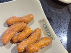 -宽板凳老灶火锅(台湾街店)