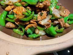 碾辣椒炒肉-吃饭皇帝大(长宁龙之梦店)