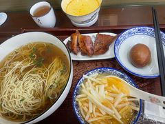 烤鸭腿-百年老字号·观振兴蟹黄面·三虾面·苏式面(观前街富仁坊巷店)