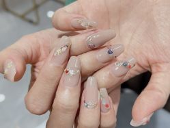 -爱纶美·美甲美睫半永久