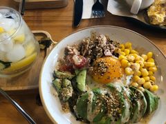 牛油果金枪鱼海苔饭-251#coffee roasters(沿河东路店)