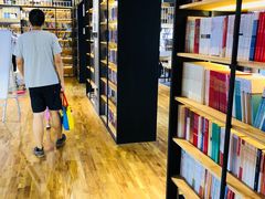 -新华书店(解放中路店)