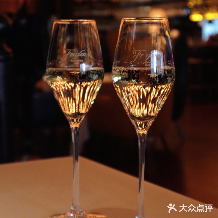 高品质西餐厅🍽杰加牛排太适合约会拍照📷