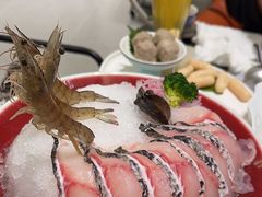 -红鼎豆捞·非遗鲍皇汤火锅(宝丰路店)