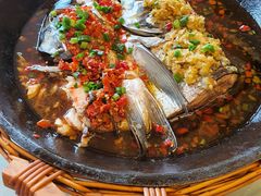 -阿瓦山寨·湘菜现炒·剁椒鱼头王(咸阳总店)