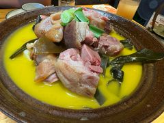 -帅巴人舅母子腊蹄民俗村