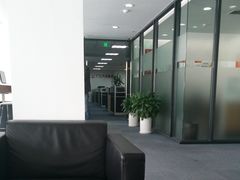 -上海宝信宝马4S店