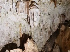 -波斯托伊纳溶洞