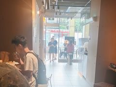 -麦当劳(中二横路店)