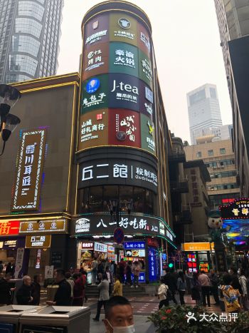 八一路好吃街正南齐北的老店，其他都是外来物种