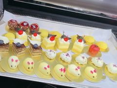 -雍容荟帝王蟹活龙虾展台自助(IFS黑金店)