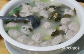 Pepper Pickled Cabbage with Meatballs