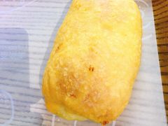 咸蛋黄肉松面包-LELECHA乐乐茶(上海五角场万达广场店)