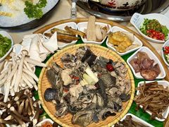 -土连锅·现熬养生汤锅(梁家巷店)