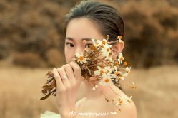 -现代经典婚纱摄影