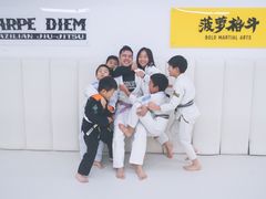 -菠萝格斗巴西柔术训练馆