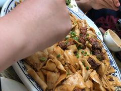 -壹阁胡羊焖饼(特色小吃街店)