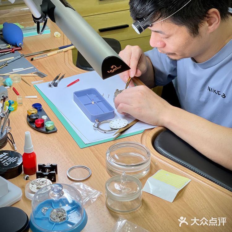 MOMO探店 | 发现西安宝藏二手奢侈品中古店，真香！