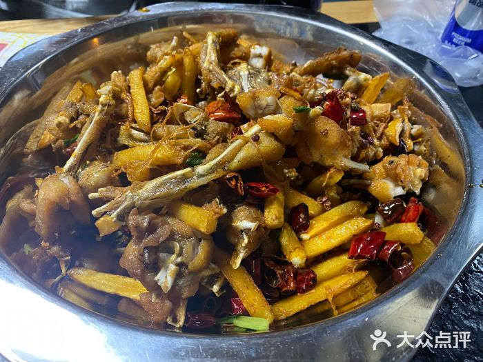 馋嘴蛙火锅干锅牛蛙图片