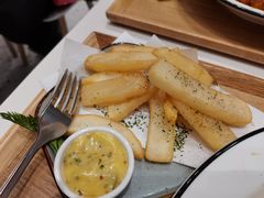 蓝威斯顿炸宽薯-池奈·咖喱蛋包饭(熙地港店)
