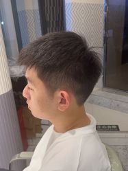 -PE SALON 