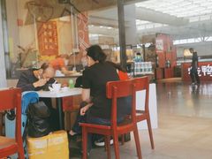 大堂-百事佳烧鸭牛腩(上海虹桥站店)