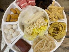 -鸡遇虾煲干锅火锅(小寨金莎店)
