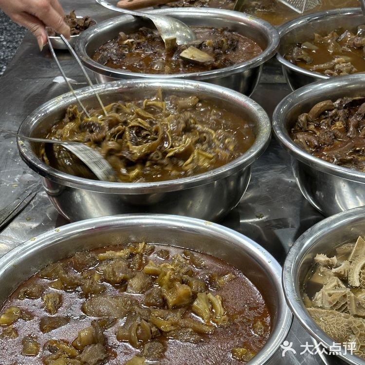 在泉州!不会要轻易怀疑闽南人的牛肉馆…..