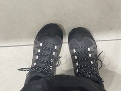 -SALOMON萨洛蒙(长沙国金街店)