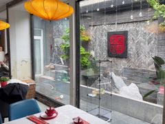 -毛辣果·贵州红酸汤牛肉火锅(西单店)
