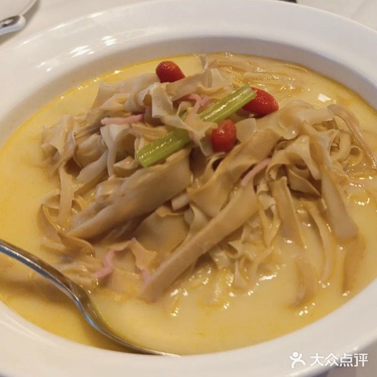 品鉴午间美味佳肴