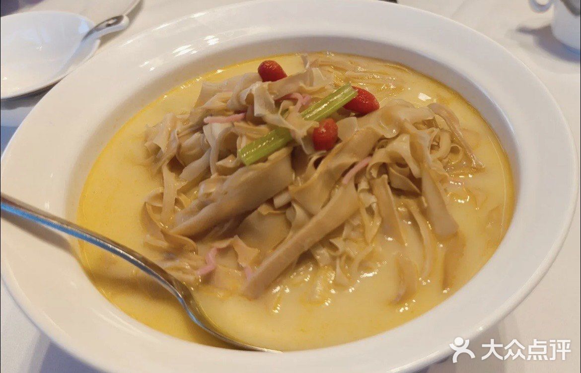品鉴午间美味佳肴